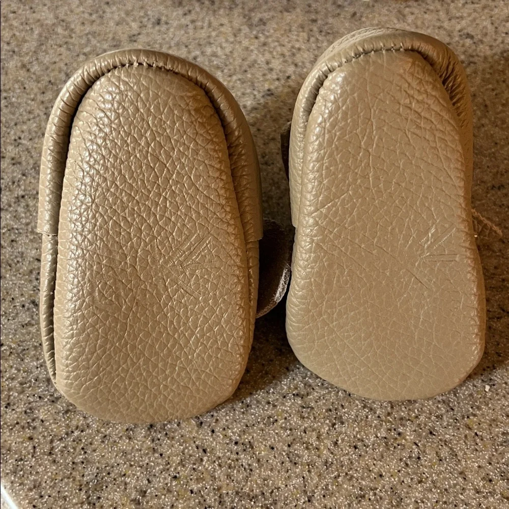 Freshly Picked Toast Moccasins with Bow - Picture 2 of 5